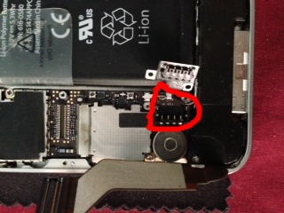Schema connettore batteria iphone 4s