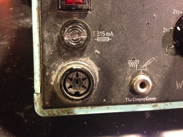 Nome: weller.JPG
Visite: 521
Dimensione: 149.6 KB