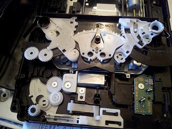 Aiuto con meccanismo trayl disco di una  PS3 fat-20120802_171839-copia-.jpg