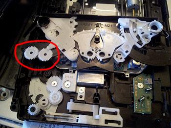 Aiuto con meccanismo trayl disco di una  PS3 fat-20120802_171839-copia-.jpg