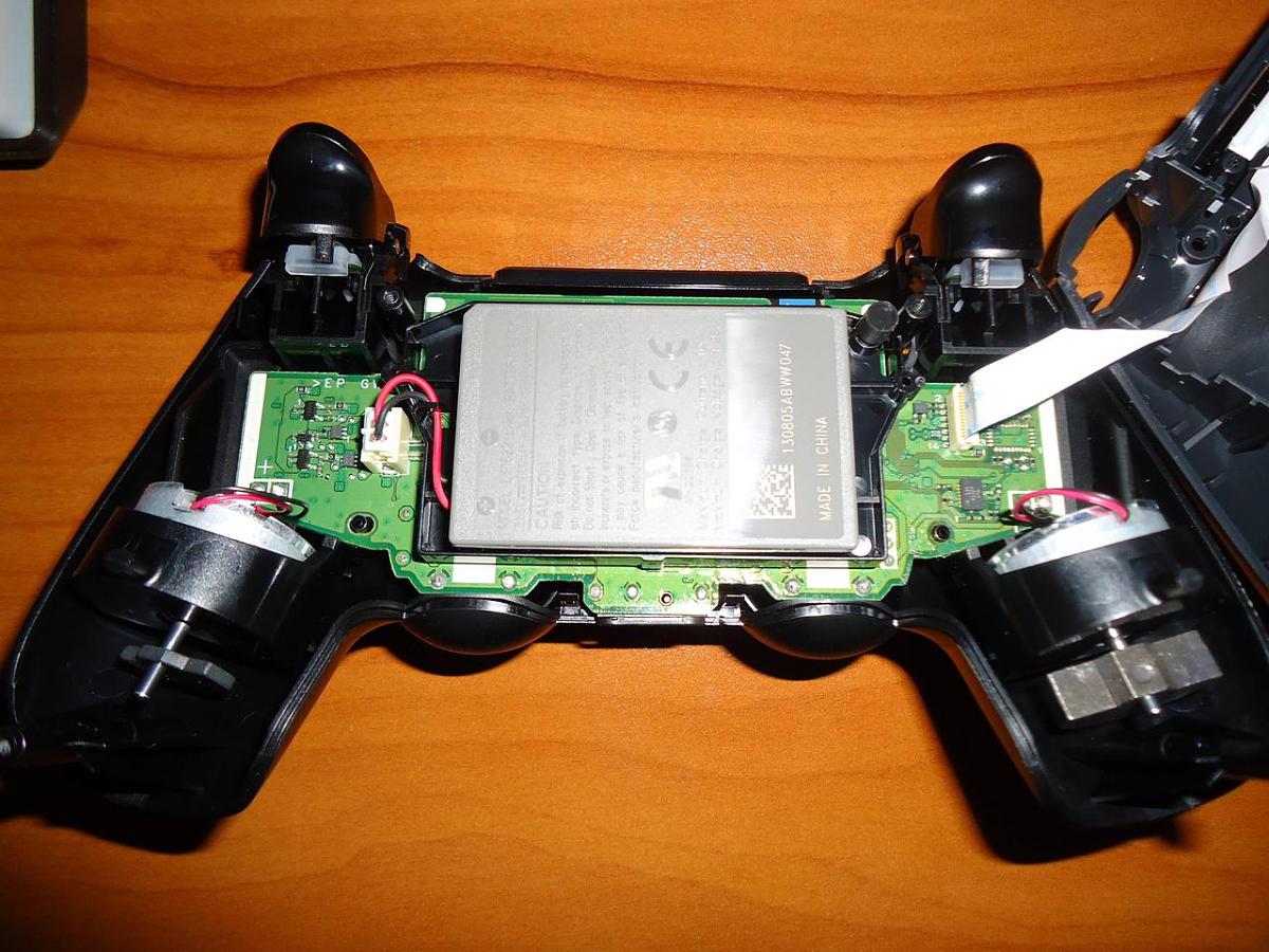 ps4 teardown insolito-nj7k.jpg