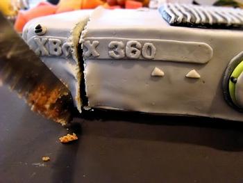 Tanti Auguri-xbox-360-cake-slice-500x375.jpg