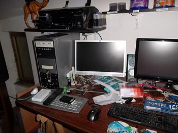 Ecco la mia disordinata postazione-sam_0066-copia-.jpg